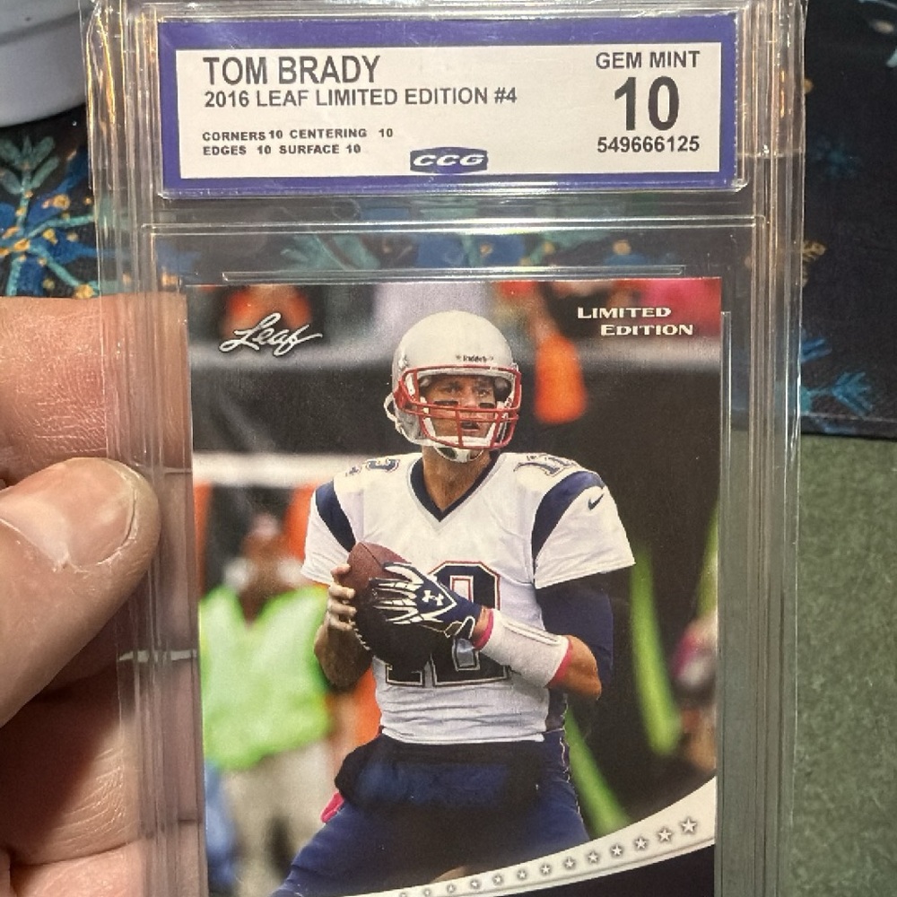 2016 gem mint 10 Leaf Limited Edition Tom Brady Card
